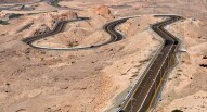 Al Ain strada nel deserto