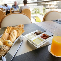 Safari, Louvre e aperitivo al Burj Khalifa: Michela in viaggio a Dubai e Abu Dhabi