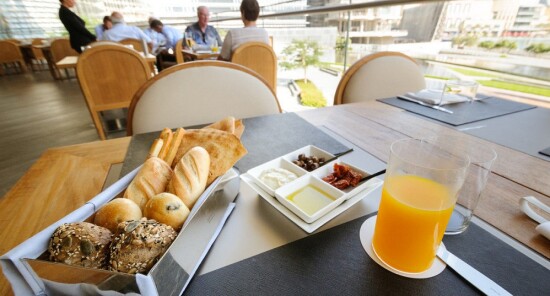 Safari, Louvre e aperitivo al Burj Khalifa: Michela in viaggio a Dubai e Abu Dhabi