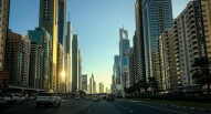 Sheikh Zayed Road foto di Richard Schneider