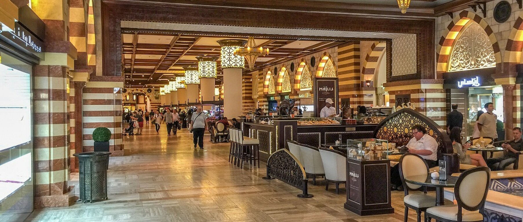 Dubai Mall Errol Nardan flickr