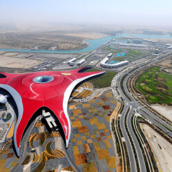 Ferrari World, il parco divertimenti dedicato alla Rossa italiana