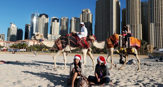 Guida al Natale a Dubai: Festività alternative tra mare e avventura