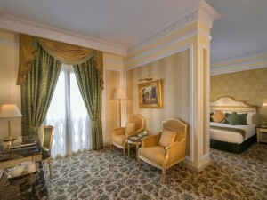 royal rose hotel