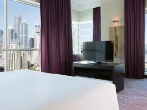 pullmann dubai lake towers