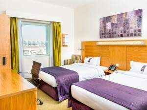 holiday inn express dubai